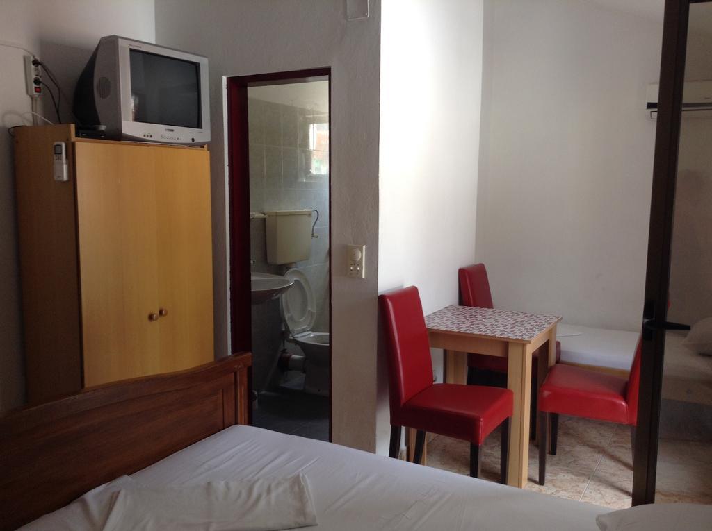 Kuca Tomovic Hotel บุดวา ภายนอก รูปภาพ