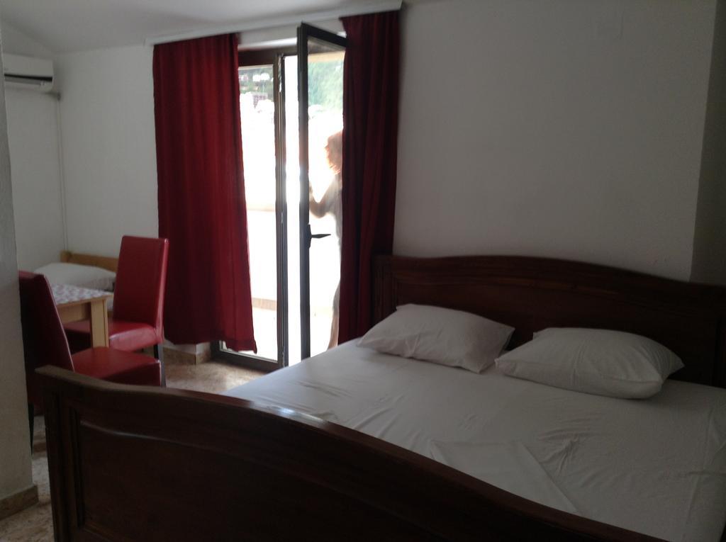 Kuca Tomovic Hotel บุดวา ภายนอก รูปภาพ